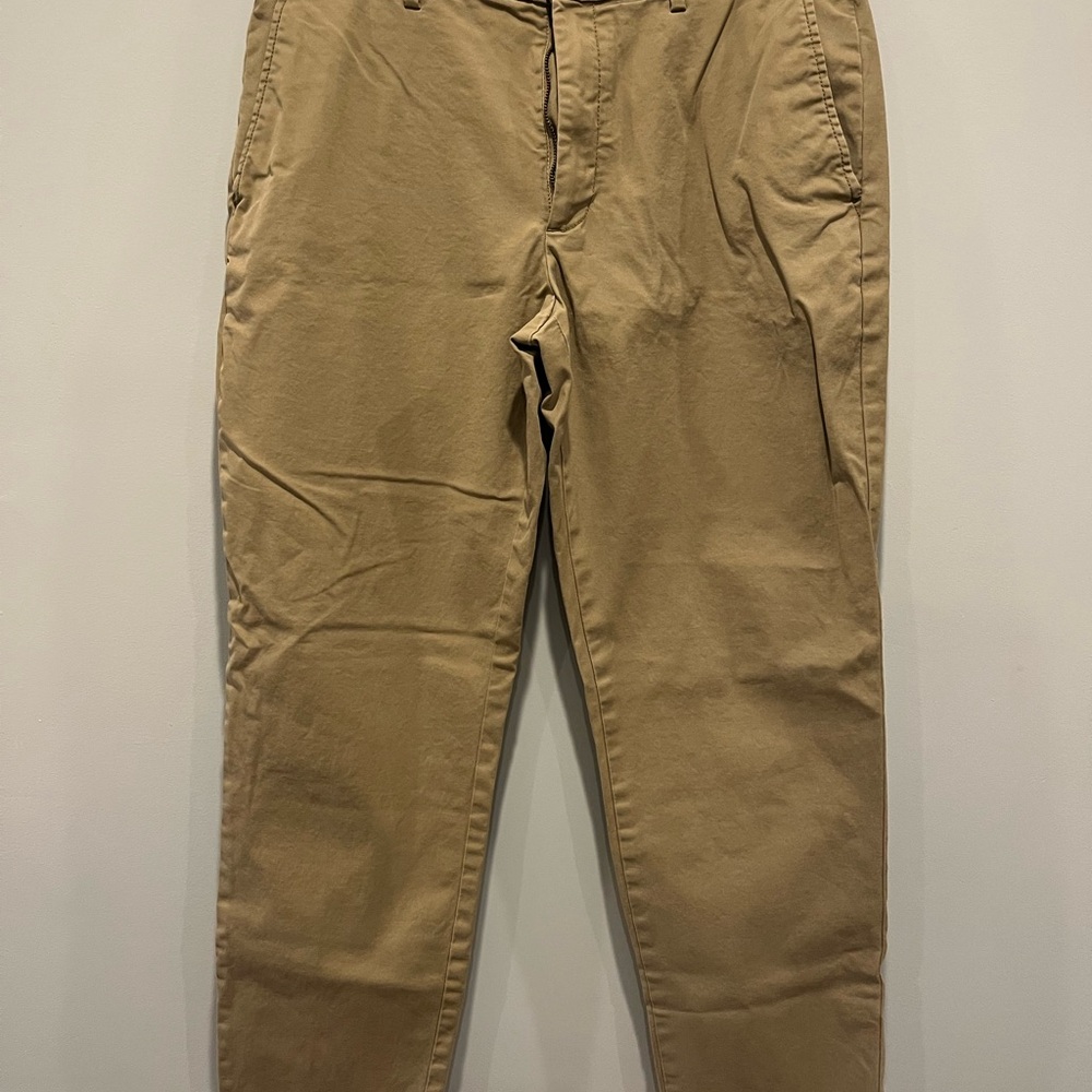 Banana Republic Men's Khaki Pants - Athletic Fit 34x32